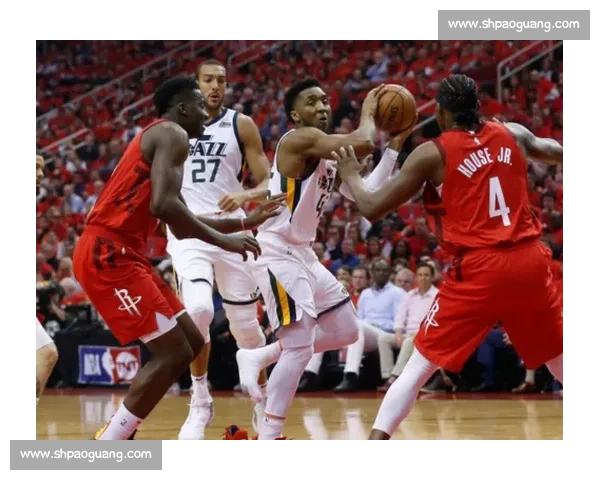 火箭对决雷霆季后赛第四战攻防博弈与胜负关键解析全景观察前瞻